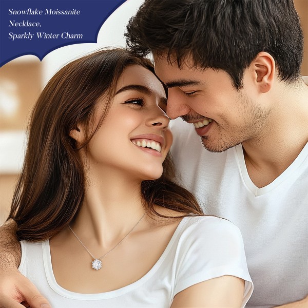 Snowflake-shaped moissanite silver necklace